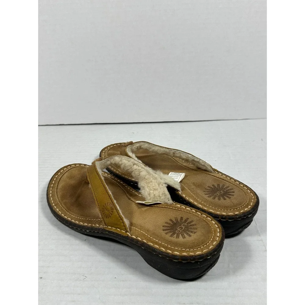 UGG Australia 1791 Leather Shearling Lined Thong Sandals Brown Mens 8 Womens 9.5